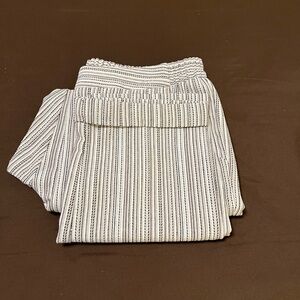 Sienna Sky women’s pants size large wears soft and cool